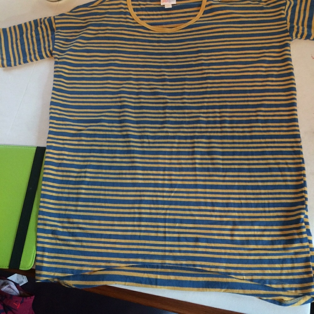 Lularoe classic t shirt xxs
